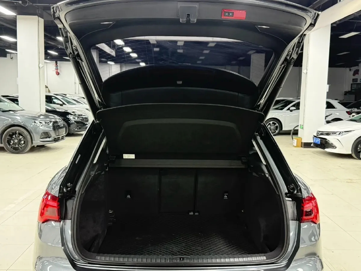 2022 Audi Q3 1.4T 150HP L4 7DCT,autocango,china used car exporter,china ev exporter,chinese used car exporter,chinese used ev exporter