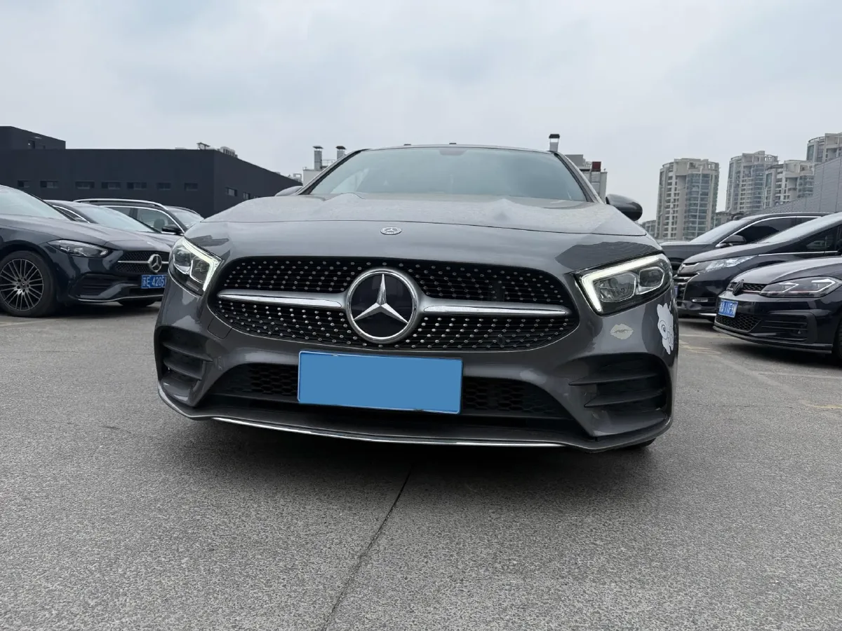 2022 Mercedes-Benz A Class 1.3T 163HP L4 7DCT,autocango,china used car exporter,china ev exporter,chinese used car exporter,chinese used ev exporter
