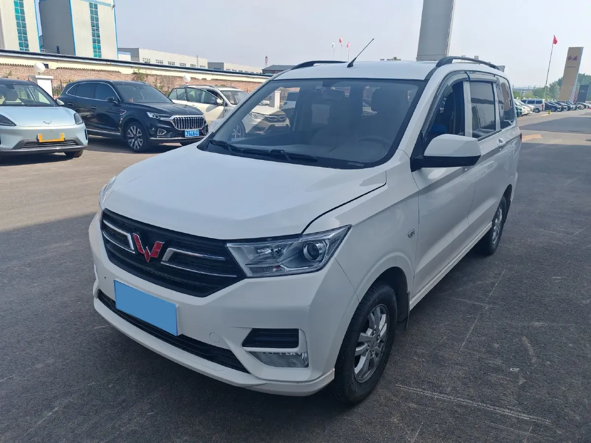 2021 WuLing RongGuang New Truck 1.5L 99HP L4 5MT,autocango,china used car exporter,china ev exporter,chinese used car exporter,chinese used ev exporter