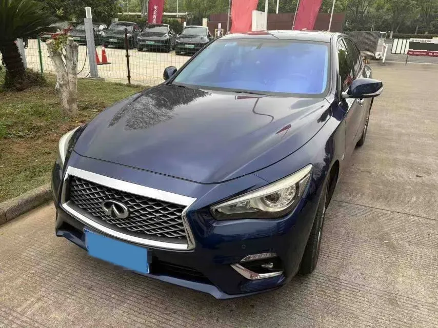 2018 Jeep Grand Commander 2.0T 265HP L4 9AT,autocango,china used car exporter,china ev exporter,chinese used car exporter,chinese used ev exporter