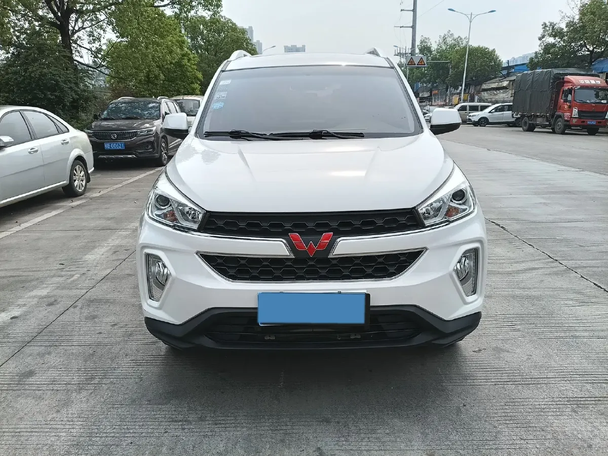 2018 WuLing HongGuang S3 1.5L 112HP L4 6MT,autocango,china used car exporter,china ev exporter,chinese used car exporter,chinese used ev exporter