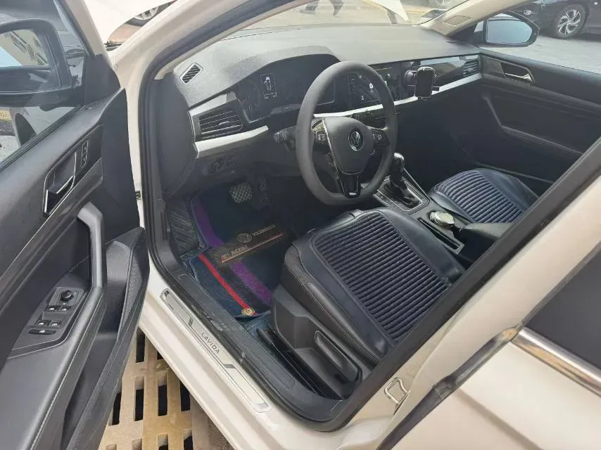 2021 Volkswagen Lavida 1.5L 113HP L4 6AT,autocango,china used car exporter,china ev exporter,chinese used car exporter,chinese used ev exporter