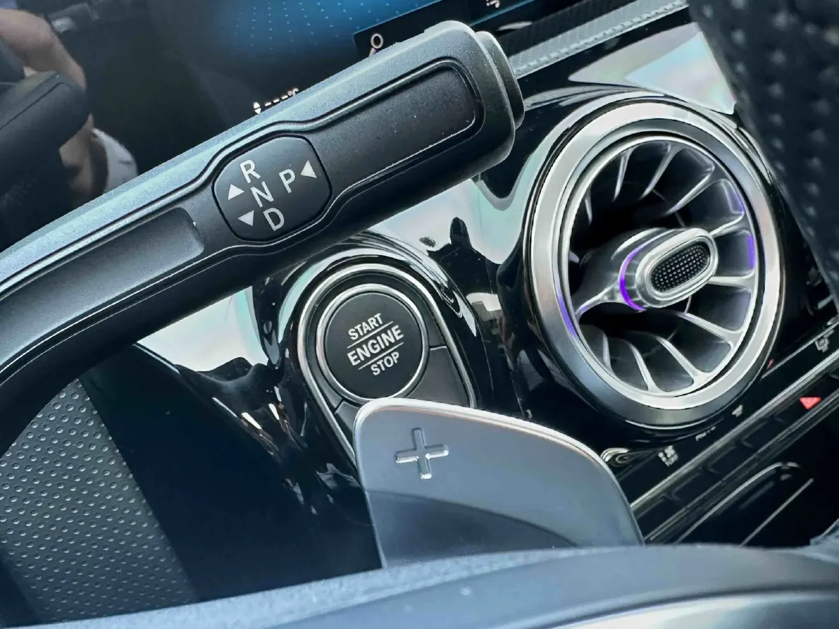 2020 Mercedes-Benz A Class 1.3T 163HP L4 7DCT,autocango,china used car exporter,china ev exporter,chinese used car exporter,chinese used ev exporter