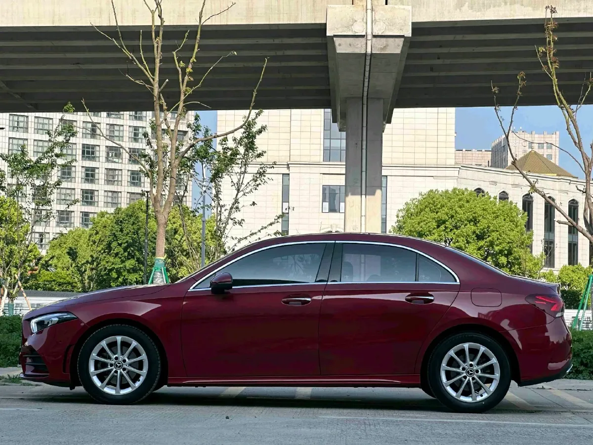 2020 Mercedes-Benz A Class 1.3T 163HP L4 7DCT,autocango,china used car exporter,china ev exporter,chinese used car exporter,chinese used ev exporter
