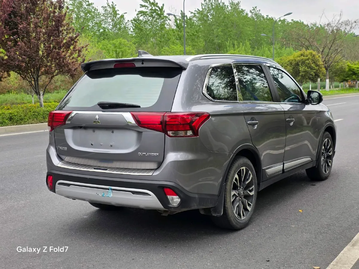 2020 Mitsubishi Outlander 2.0L 166HP L4 CVT,autocango,china used car exporter,china ev exporter,chinese used car exporter,chinese used ev exporter