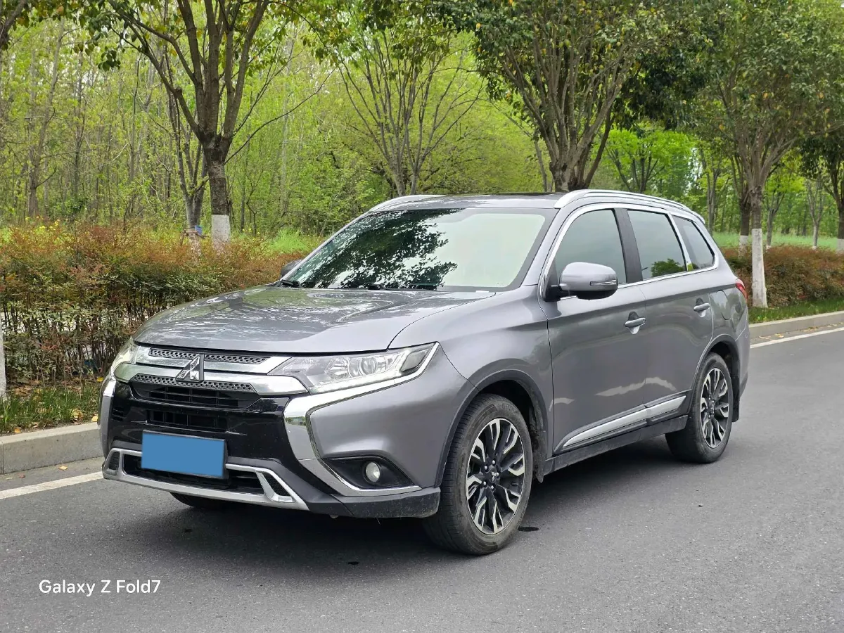 2020 Mitsubishi Outlander 2.0L 166HP L4 CVT,autocango,china used car exporter,china ev exporter,chinese used car exporter,chinese used ev exporter