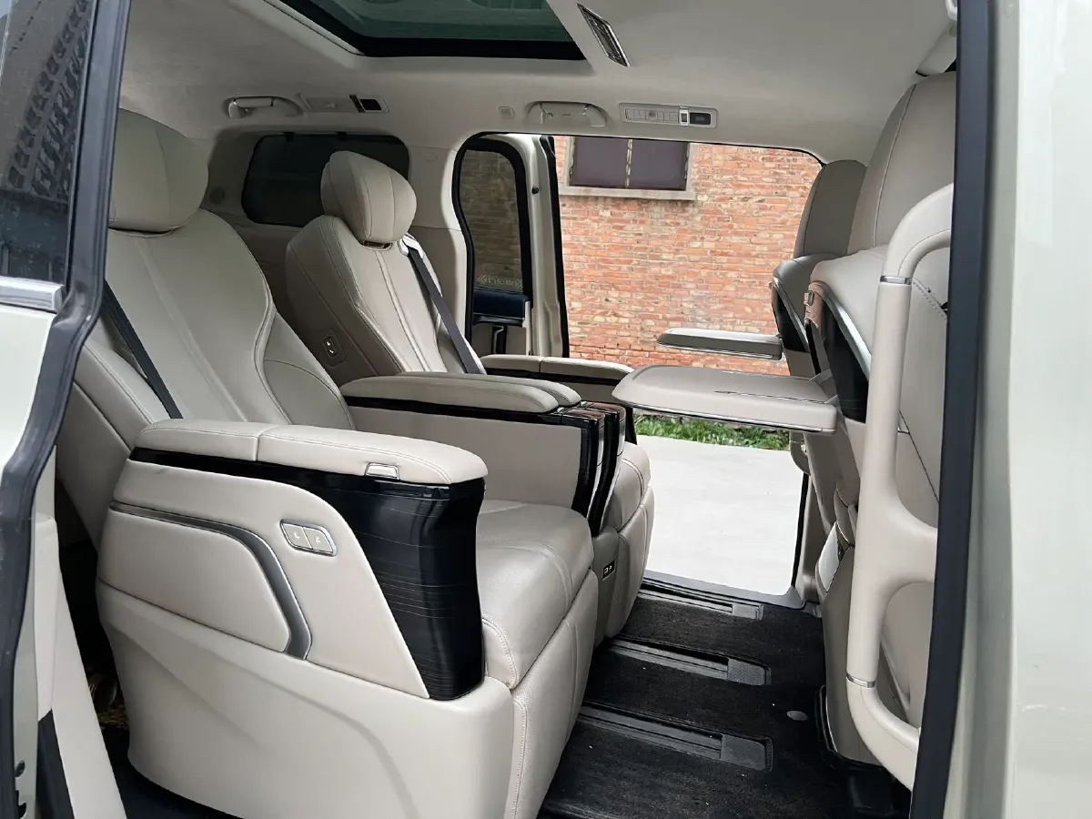 2024 Toyota Sienna 2.5L 189HP L4 E-CVT Hybrid,autocango,china used car exporter,china ev exporter,chinese used car exporter,chinese used ev exporter