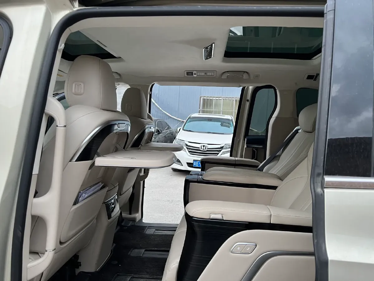 2024 Toyota Sienna 2.5L 189HP L4 E-CVT Hybrid,autocango,china used car exporter,china ev exporter,chinese used car exporter,chinese used ev exporter