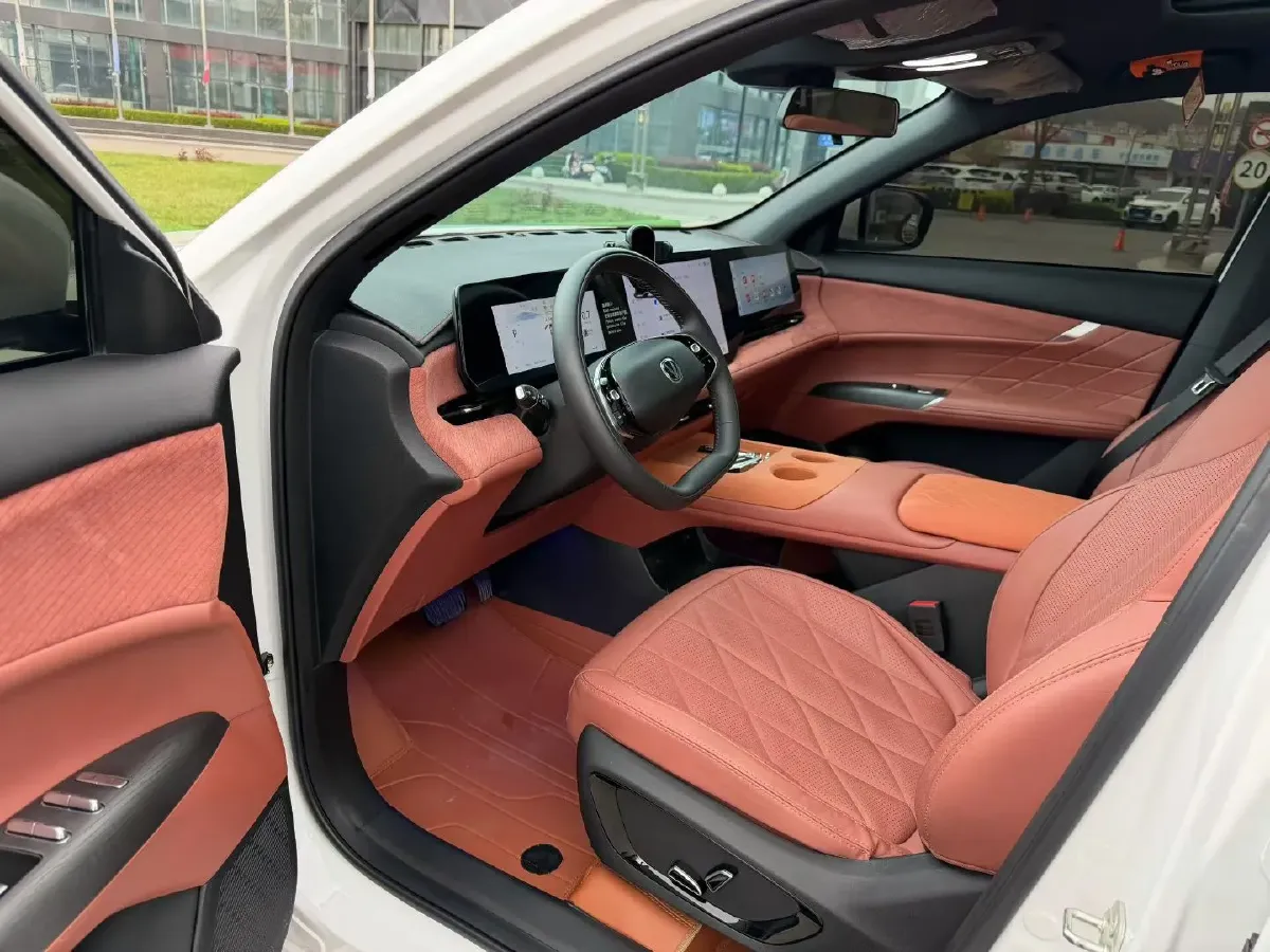 2025 ChangAn CS75 Plus 1.5T 192HP L4 8AT,autocango,china used car exporter,china ev exporter,chinese used car exporter,chinese used ev exporter