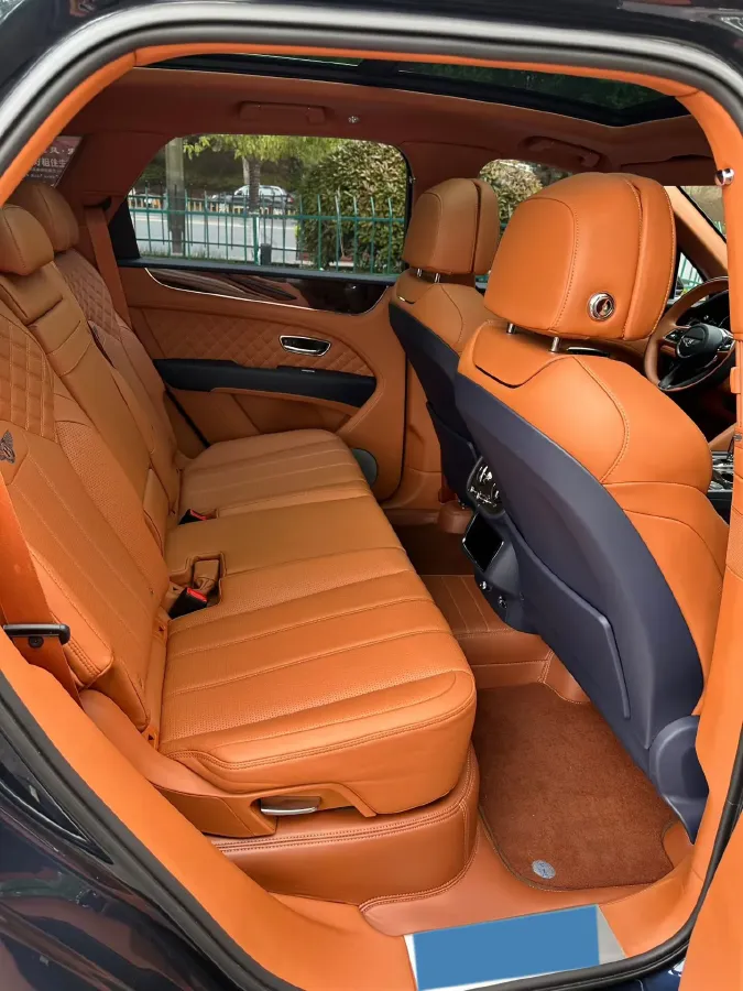 2021 Bentley Bentayga 4.0T 550HP V8 8AT,autocango,china used car exporter,china ev exporter,chinese used car exporter,chinese used ev exporter