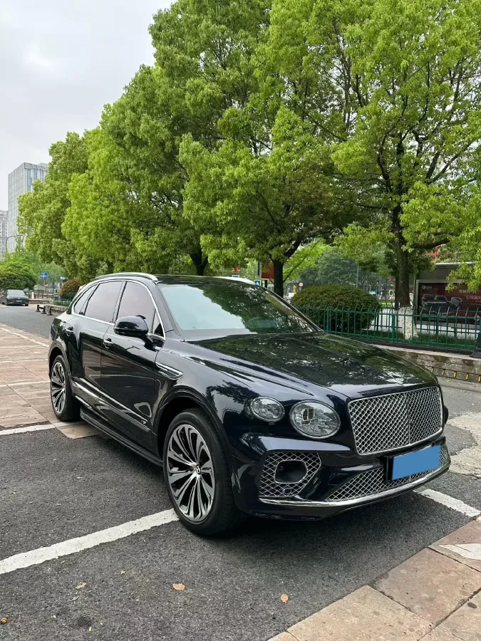 2021 Bentley Bentayga 4.0T 550HP V8 8AT,autocango,china used car exporter,china ev exporter,chinese used car exporter,chinese used ev exporter