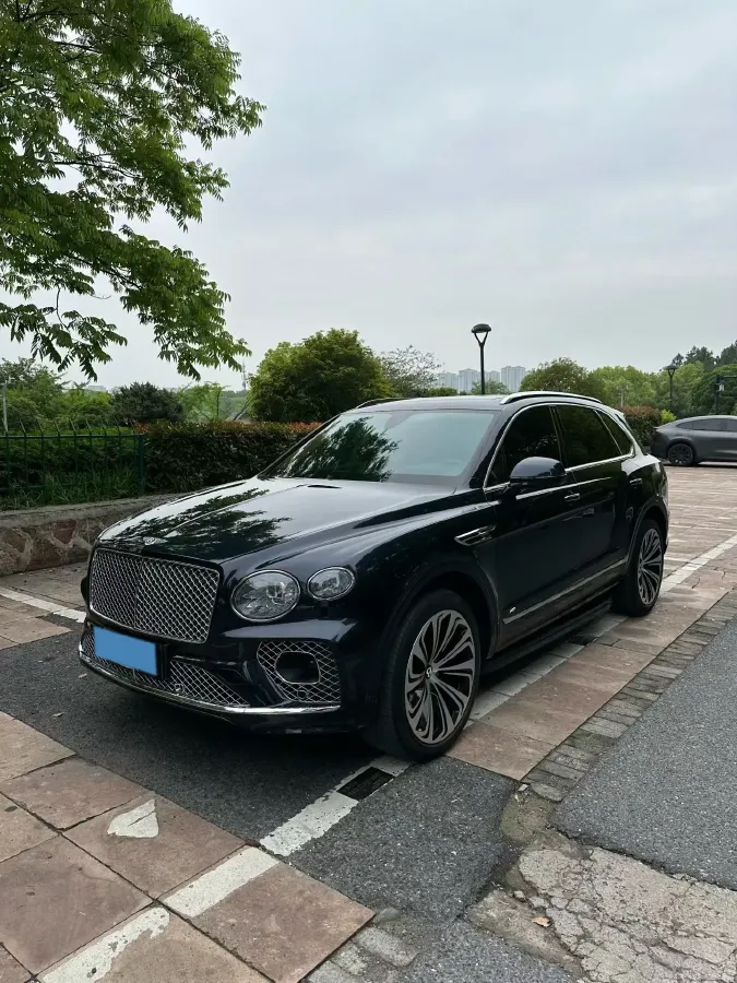 2021 Bentley Bentayga 4.0T 550HP V8 8AT,autocango,china used car exporter,china ev exporter,chinese used car exporter,chinese used ev exporter