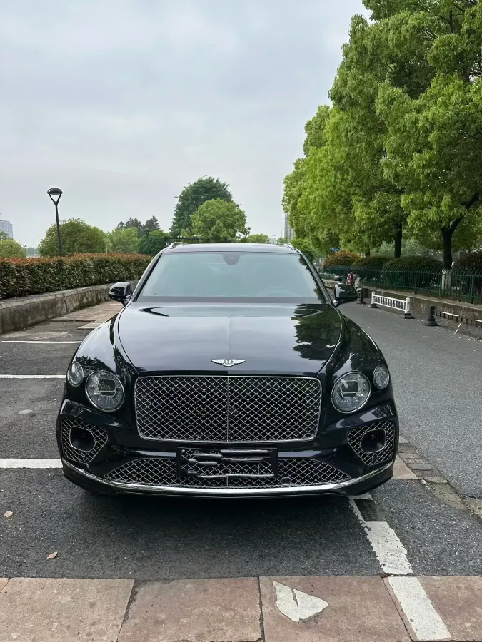 2021 Bentley Bentayga 4.0T 550HP V8 8AT,autocango,china used car exporter,china ev exporter,chinese used car exporter,chinese used ev exporter