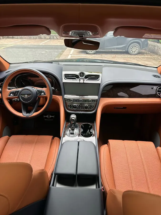 2021 Bentley Bentayga 4.0T 550HP V8 8AT,autocango,china used car exporter,china ev exporter,chinese used car exporter,chinese used ev exporter