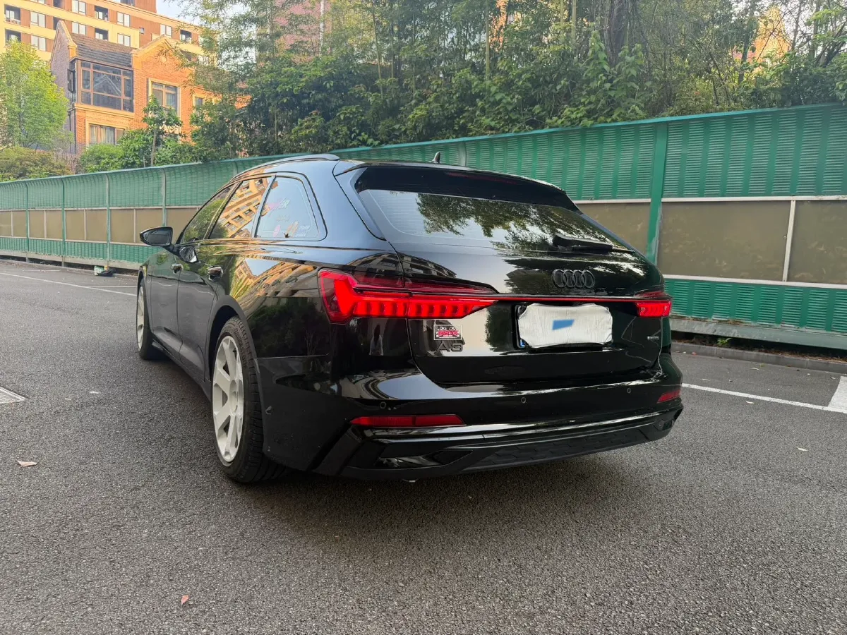 2024 Audi A6 2.0T 265HP L4 7DCT,autocango,china used car exporter,china ev exporter,chinese used car exporter,chinese used ev exporter