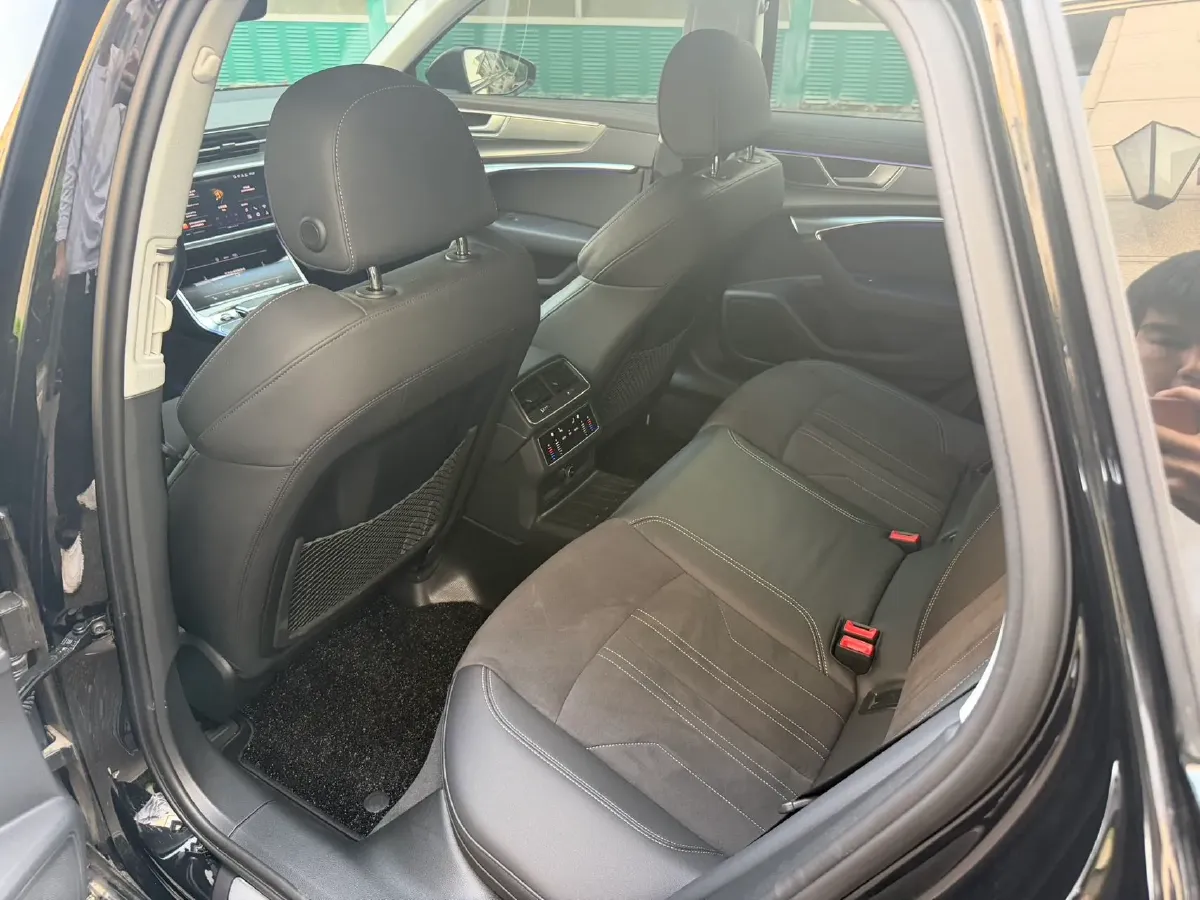 2024 Audi A6 2.0T 265HP L4 7DCT,autocango,china used car exporter,china ev exporter,chinese used car exporter,chinese used ev exporter
