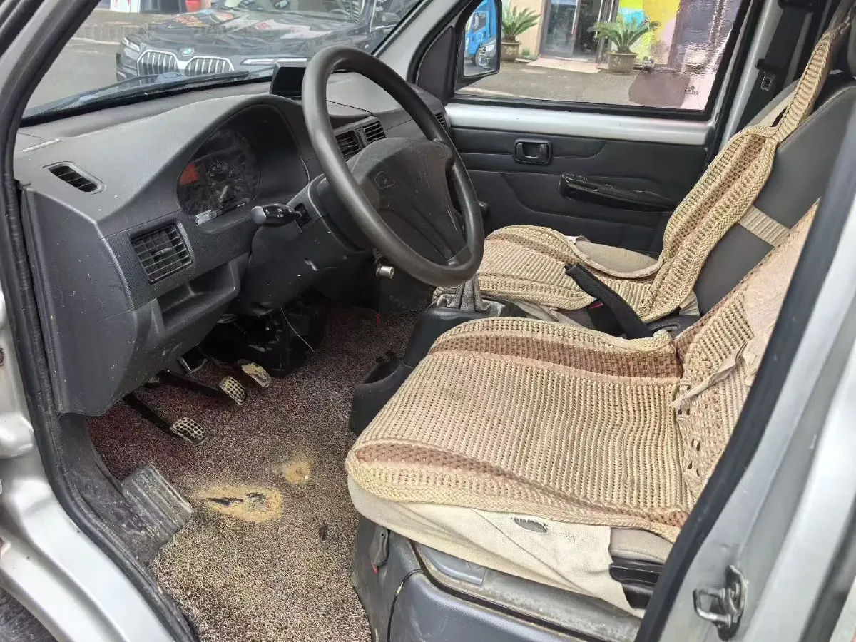 2015 WuLing RongGuang V 1.5L 112HP L4 5MT,autocango,china used car exporter,china ev exporter,chinese used car exporter,chinese used ev exporter