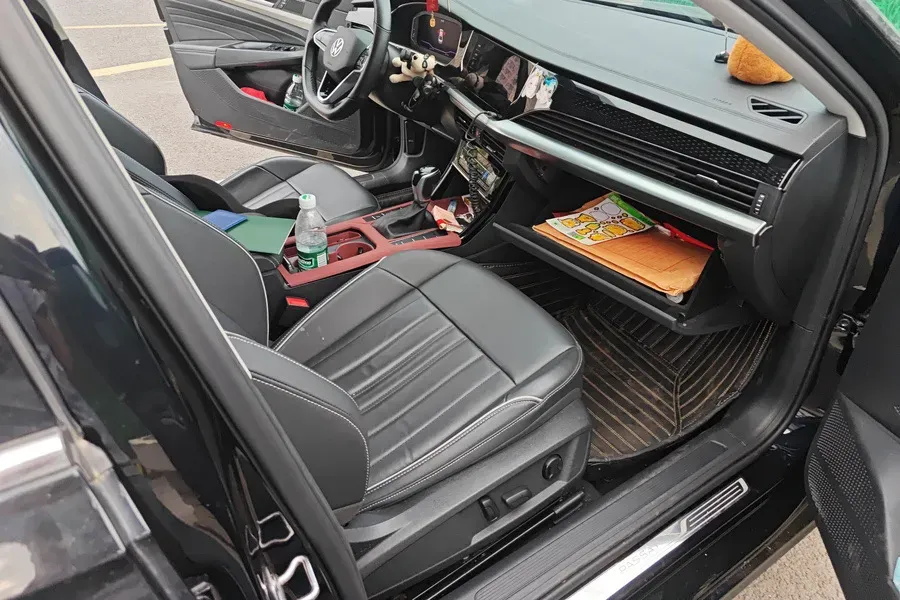 2023 Volkswagen Passat 2.0T 186HP L4 7DCT,autocango,china used car exporter,china ev exporter,chinese used car exporter,chinese used ev exporter