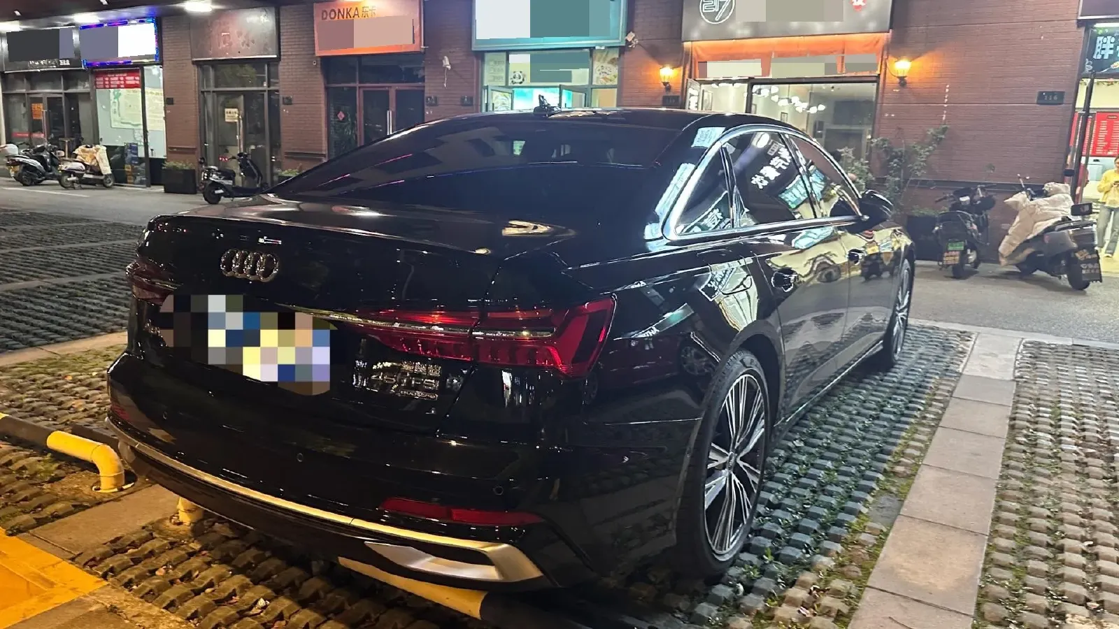 2024 Audi A6L 2.0T 190HP L4 7DCT,autocango,china used car exporter,china ev exporter,chinese used car exporter,chinese used ev exporter