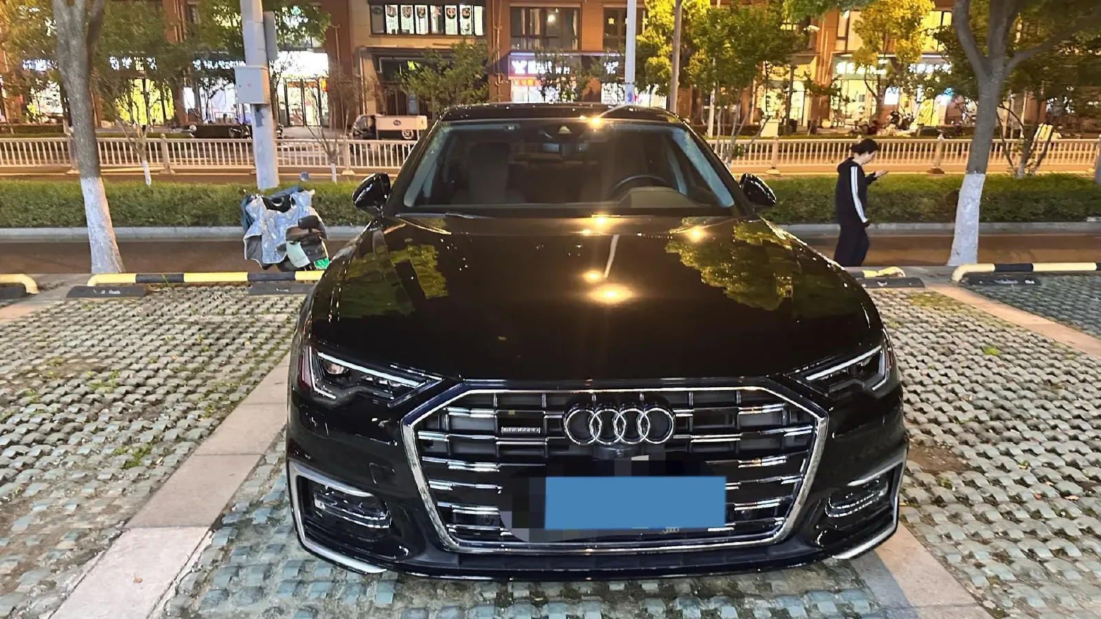 2024 Audi A6L 2.0T 190HP L4 7DCT,autocango,china used car exporter,china ev exporter,chinese used car exporter,chinese used ev exporter