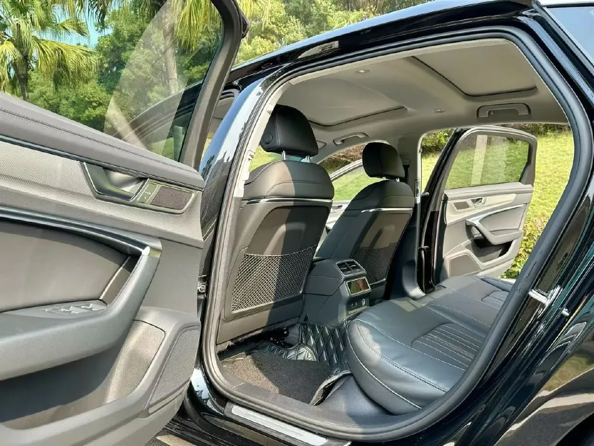 2024 Audi A6L 2.0T 190HP L4 7DCT,autocango,china used car exporter,china ev exporter,chinese used car exporter,chinese used ev exporter