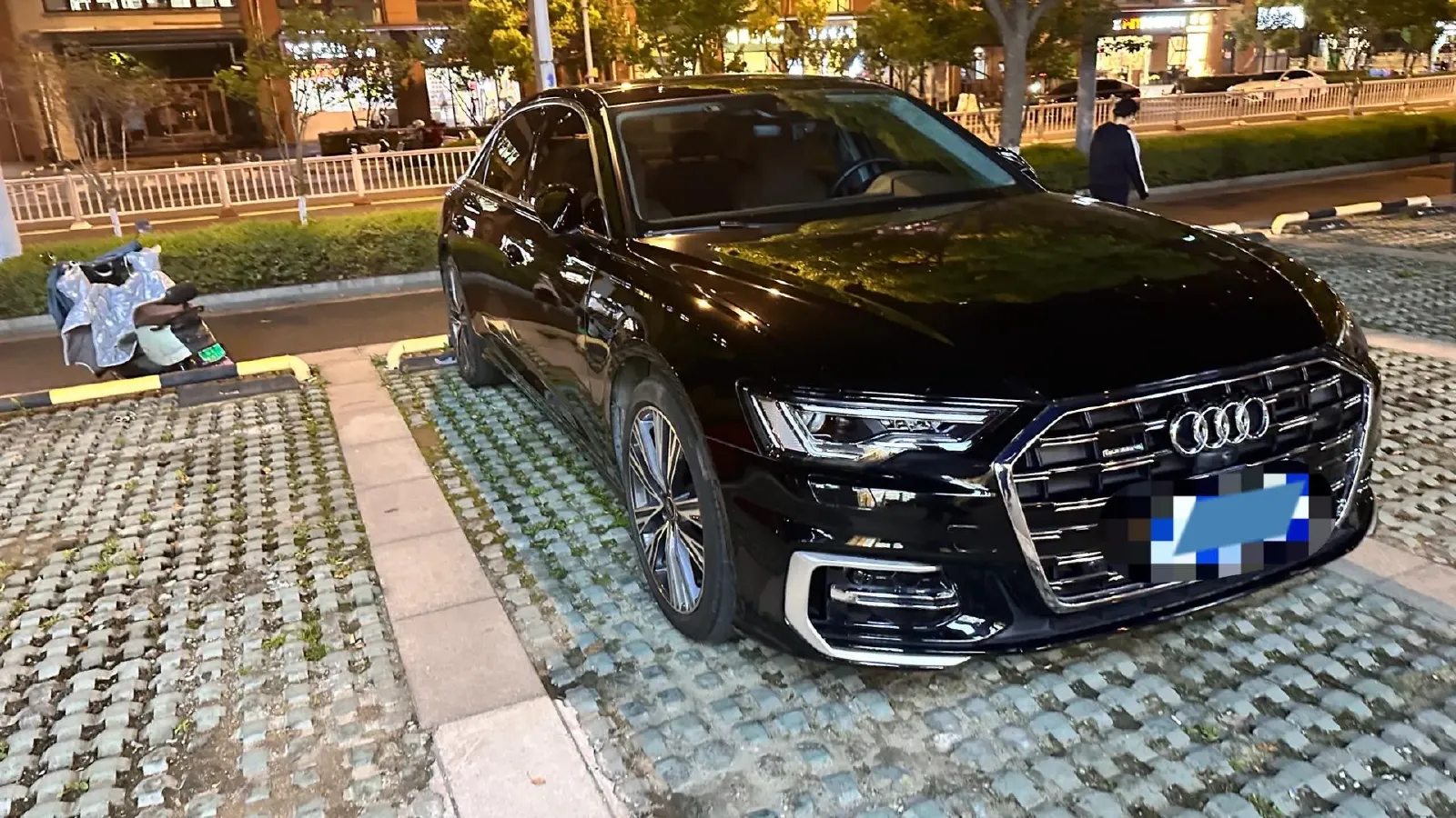 2024 Audi A6L 2.0T 190HP L4 7DCT,autocango,china used car exporter,china ev exporter,chinese used car exporter,chinese used ev exporter