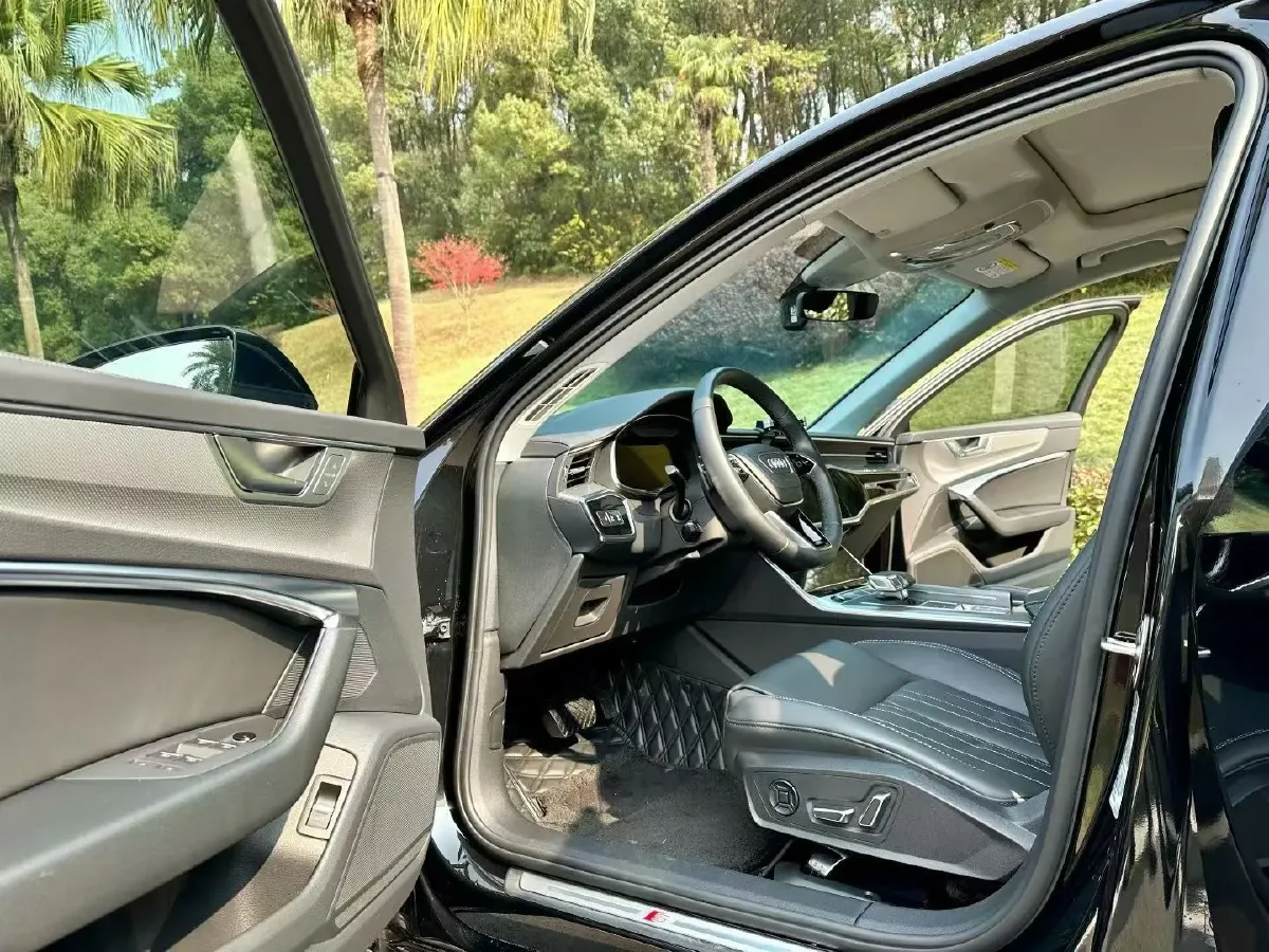 2024 Audi A6L 2.0T 190HP L4 7DCT,autocango,china used car exporter,china ev exporter,chinese used car exporter,chinese used ev exporter