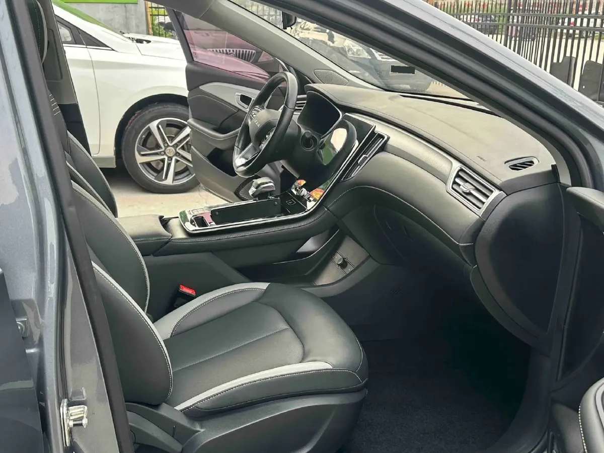 2020 Roewe i6 MAX 1.5T 169HP L4 AMT PHEV,autocango,china used car exporter,china ev exporter,chinese used car exporter,chinese used ev exporter