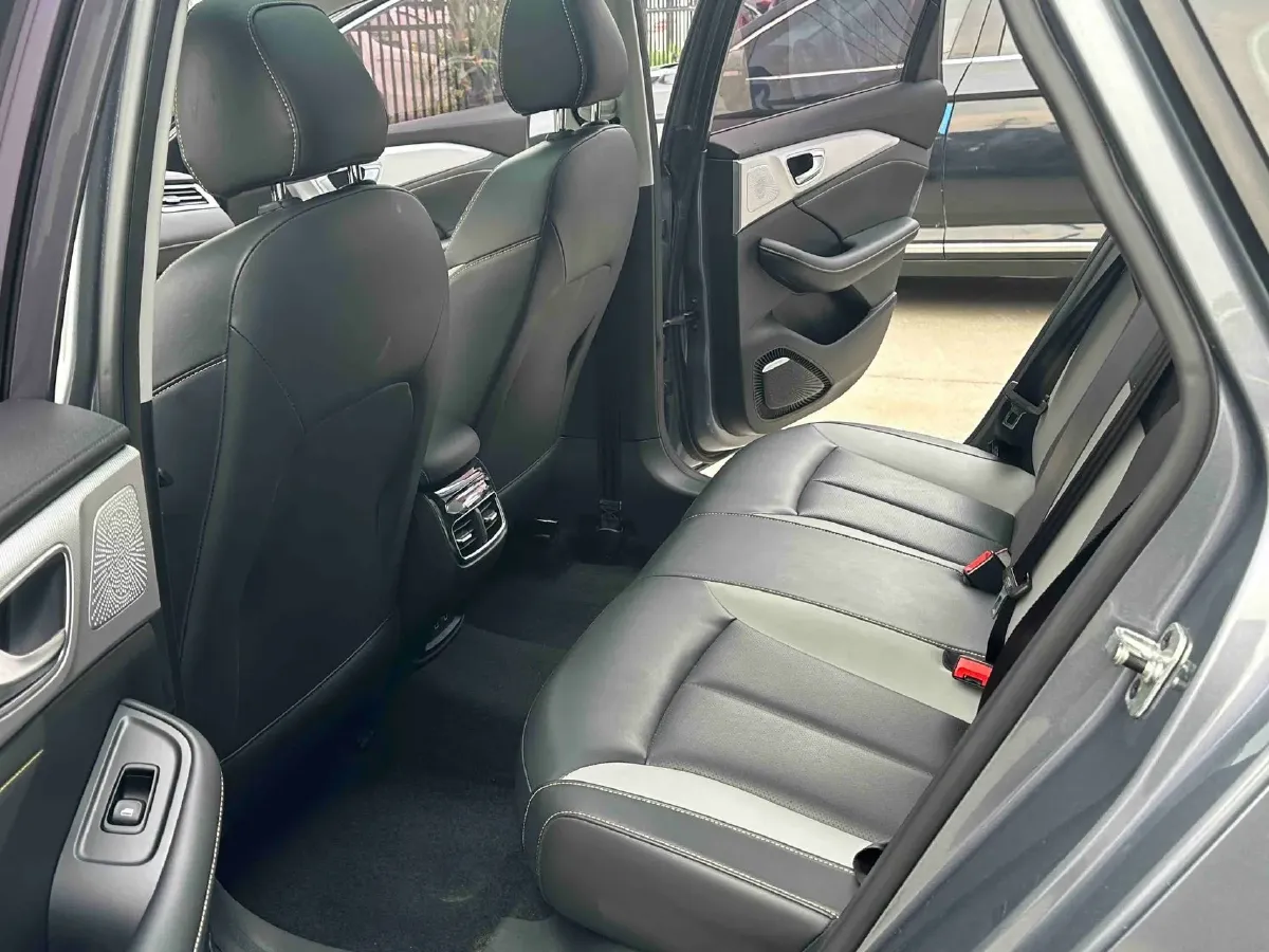 2020 Roewe i6 MAX 1.5T 169HP L4 AMT PHEV,autocango,china used car exporter,china ev exporter,chinese used car exporter,chinese used ev exporter