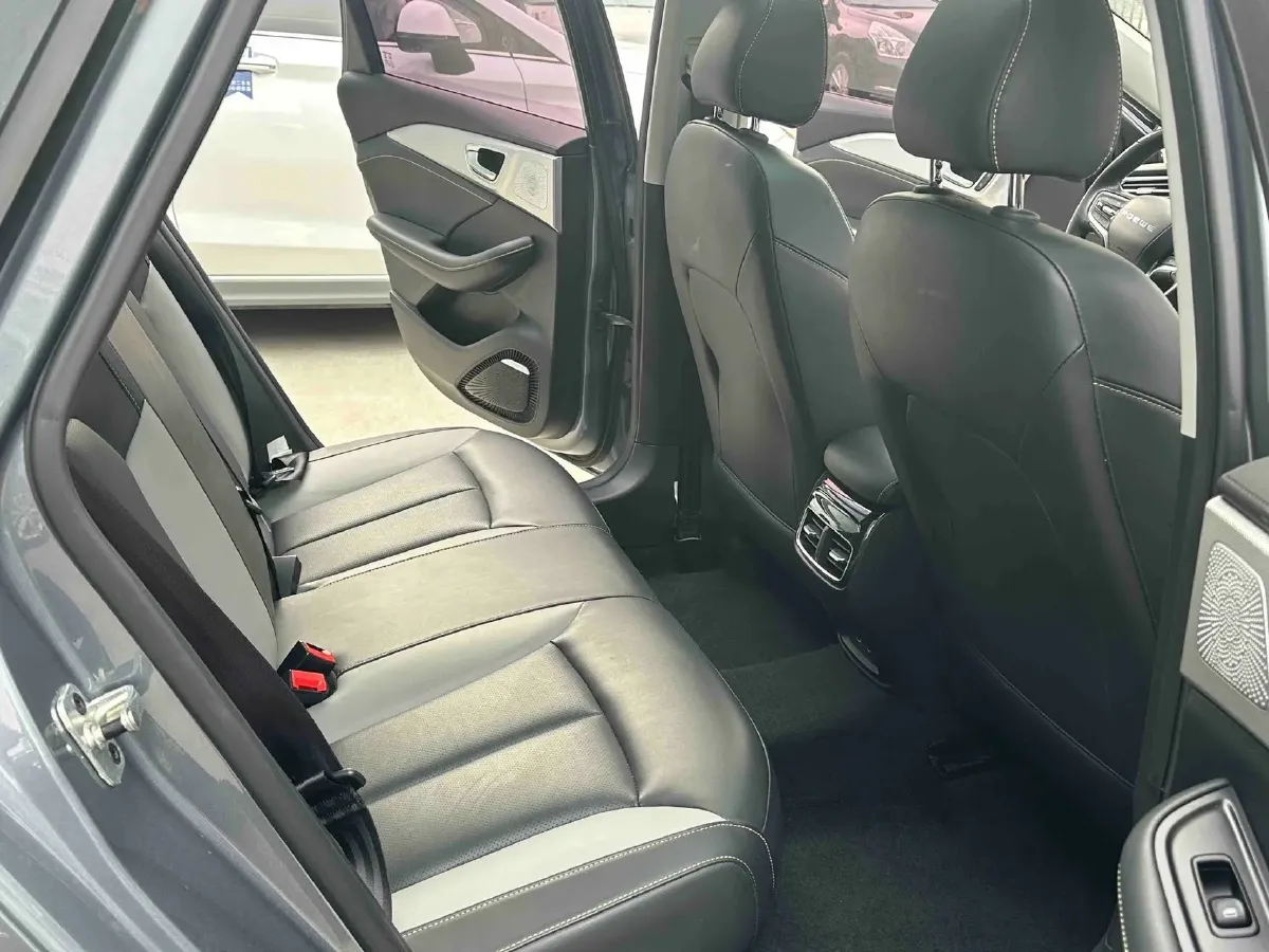 2020 Roewe i6 MAX 1.5T 169HP L4 AMT PHEV,autocango,china used car exporter,china ev exporter,chinese used car exporter,chinese used ev exporter