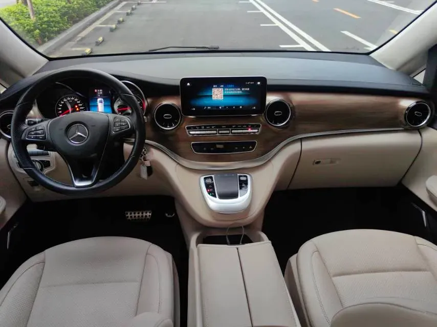 2022 Mercedes-Benz V Class 2.0T 211HP L4 9AT,autocango,china used car exporter,china ev exporter,chinese used car exporter,chinese used ev exporter