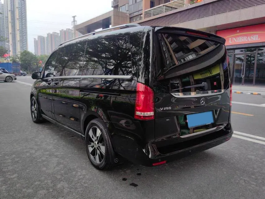 2022 Mercedes-Benz V Class 2.0T 211HP L4 9AT,autocango,china used car exporter,china ev exporter,chinese used car exporter,chinese used ev exporter