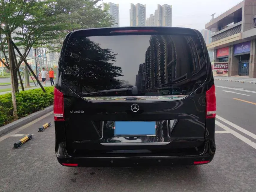 2022 Mercedes-Benz V Class 2.0T 211HP L4 9AT,autocango,china used car exporter,china ev exporter,chinese used car exporter,chinese used ev exporter