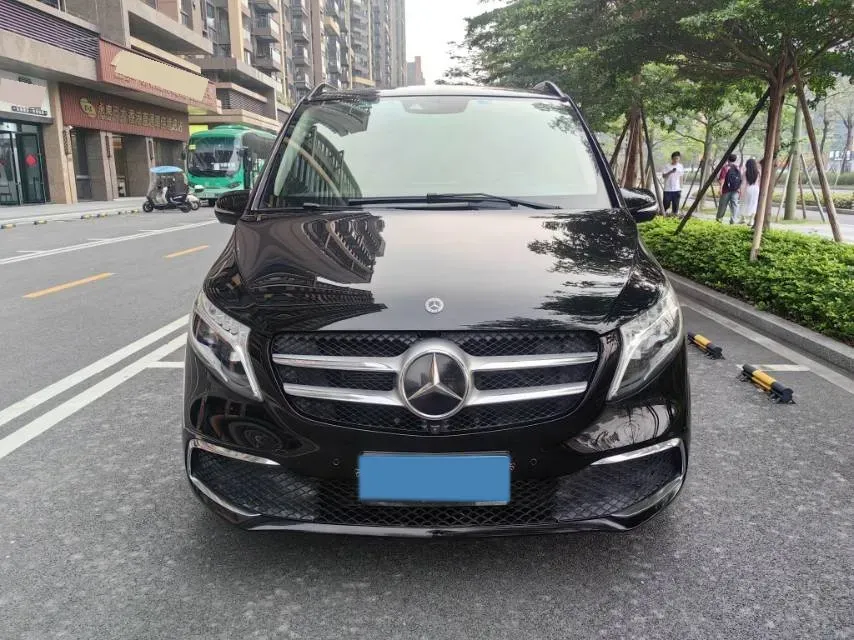 2022 Mercedes-Benz V Class 2.0T 211HP L4 9AT,autocango,china used car exporter,china ev exporter,chinese used car exporter,chinese used ev exporter