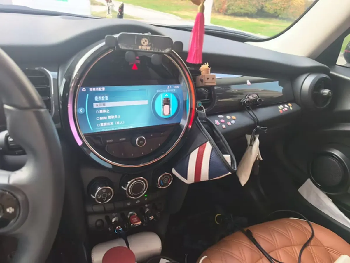 2023 MINI MINI 1.5T 102HP L3 7DCT,autocango,china used car exporter,china ev exporter,chinese used car exporter,chinese used ev exporter