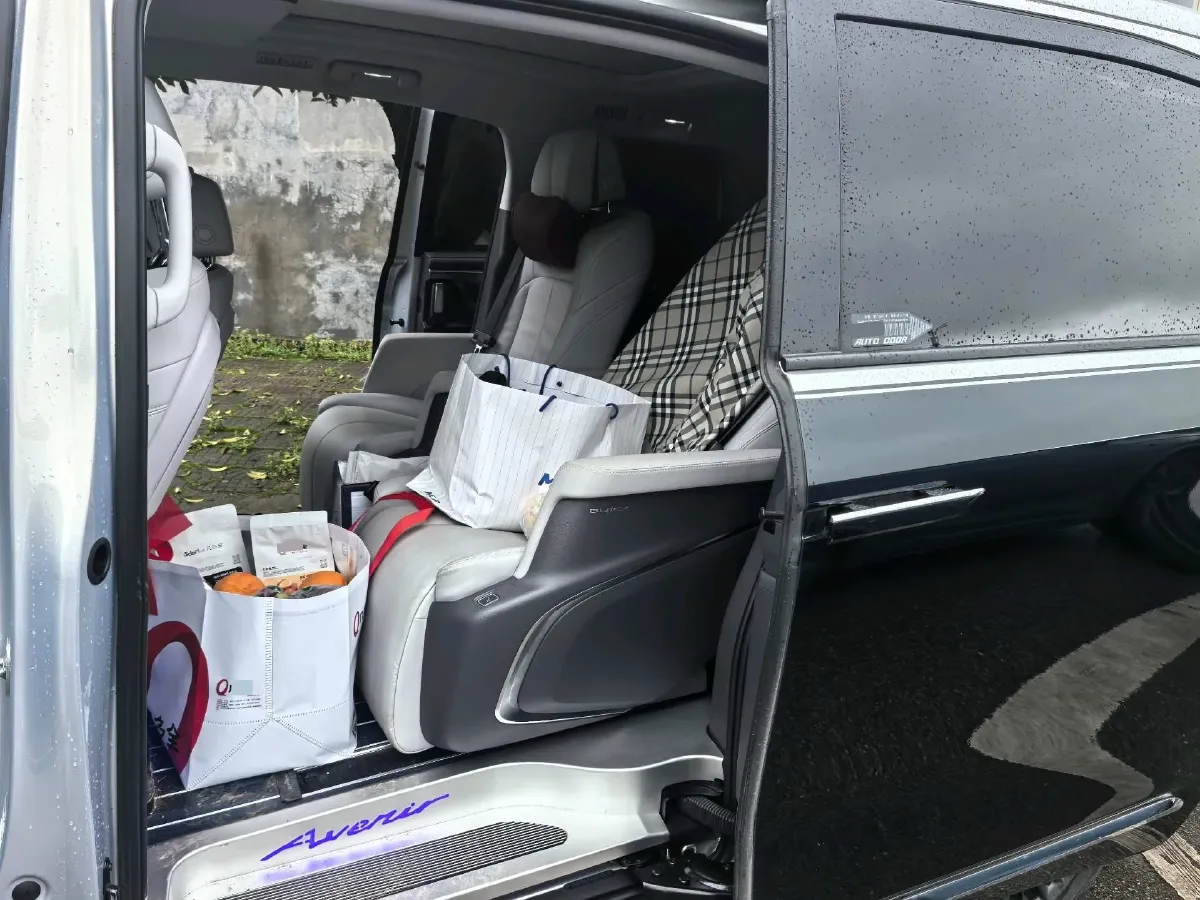 2025 Buick GL8 2.0T 237HP L4 9AT,autocango,china used car exporter,china ev exporter,chinese used car exporter,chinese used ev exporter