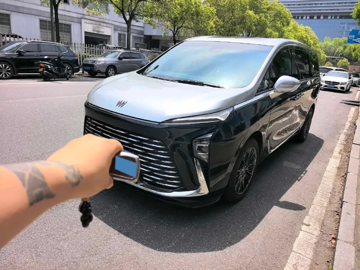 2025 Buick GL8 2.0T 237HP L4 9AT,autocango,china used car exporter,china ev exporter,chinese used car exporter,chinese used ev exporter