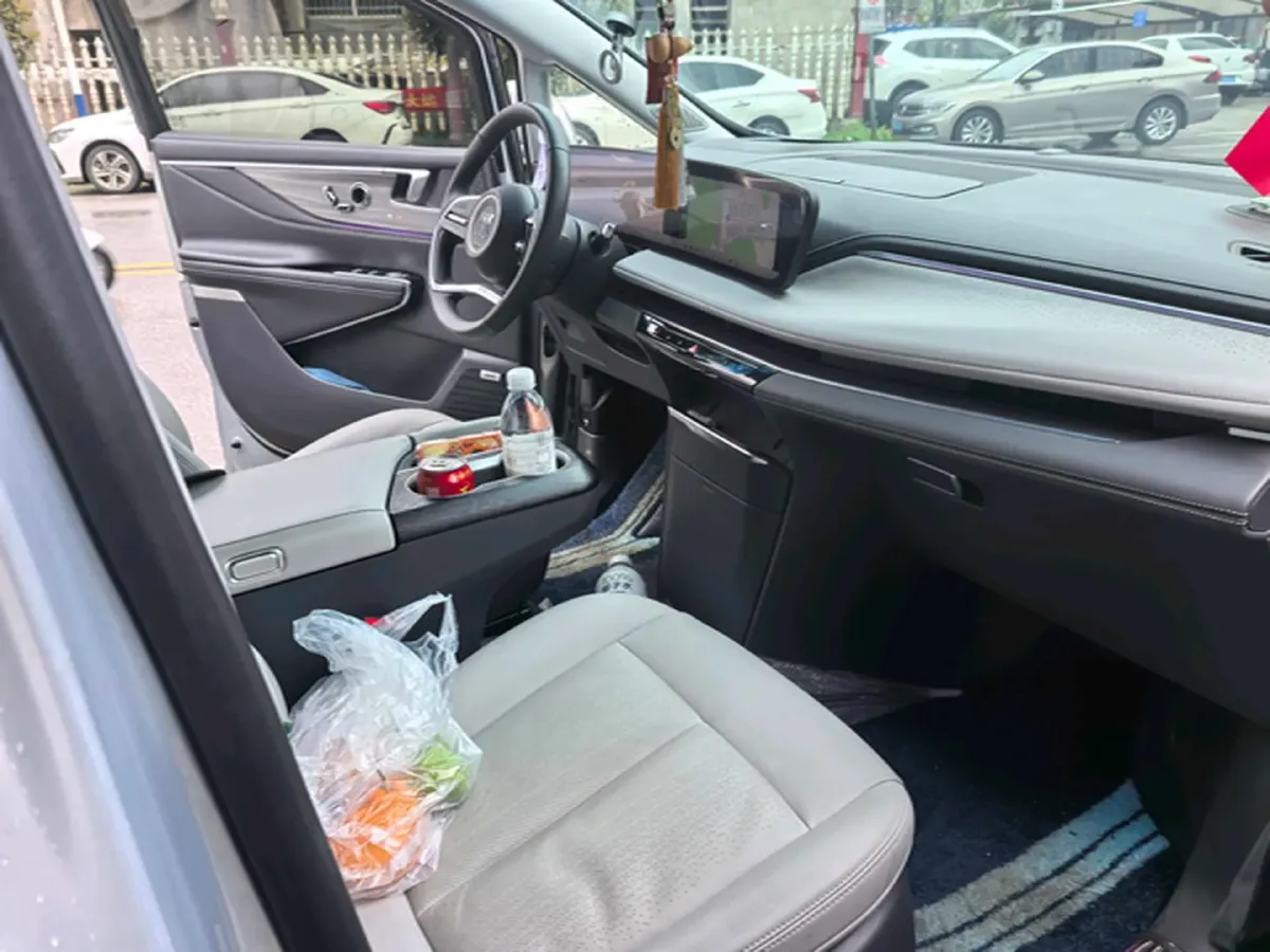 2025 Buick GL8 2.0T 237HP L4 9AT,autocango,china used car exporter,china ev exporter,chinese used car exporter,chinese used ev exporter