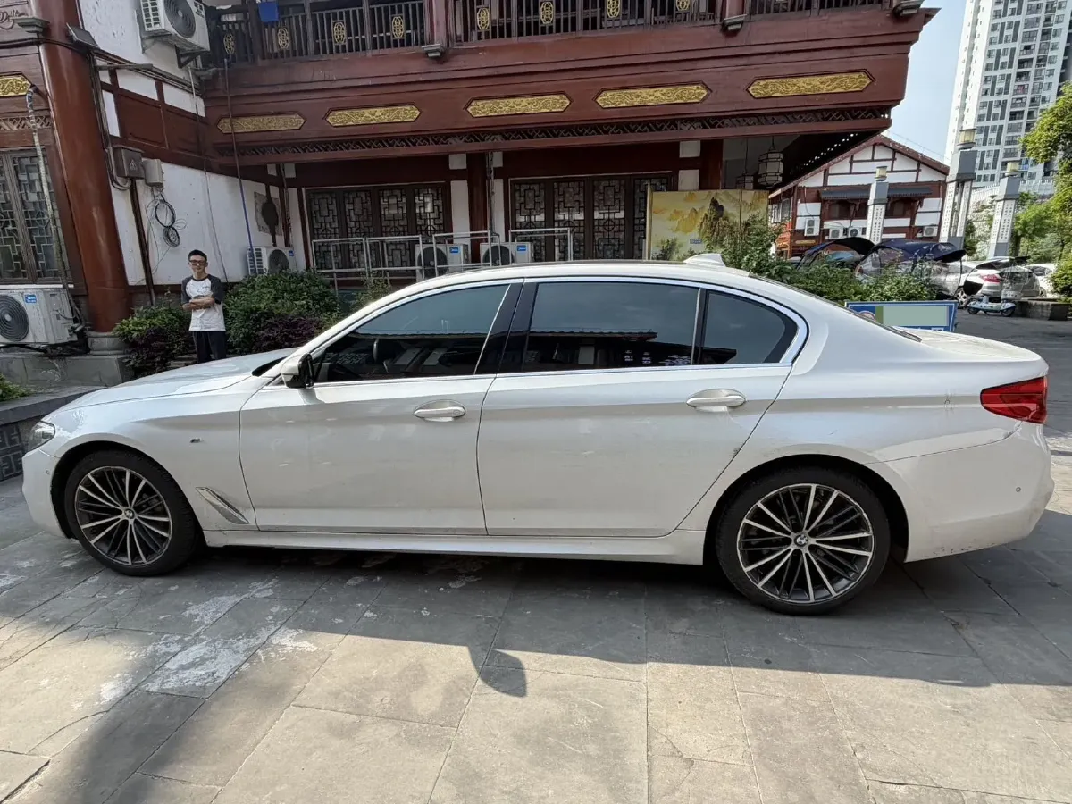 2020 BMW 5 Series 2.0T 252HP L4 8AT,autocango,china used car exporter,china ev exporter,chinese used car exporter,chinese used ev exporter