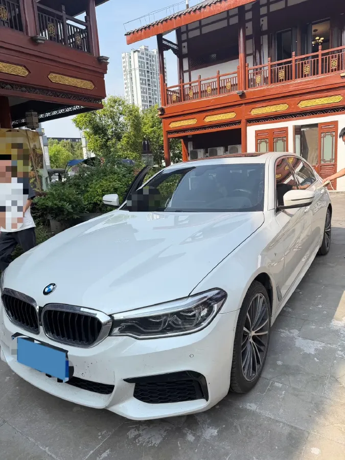 2020 BMW 5 Series 2.0T 252HP L4 8AT,autocango,china used car exporter,china ev exporter,chinese used car exporter,chinese used ev exporter