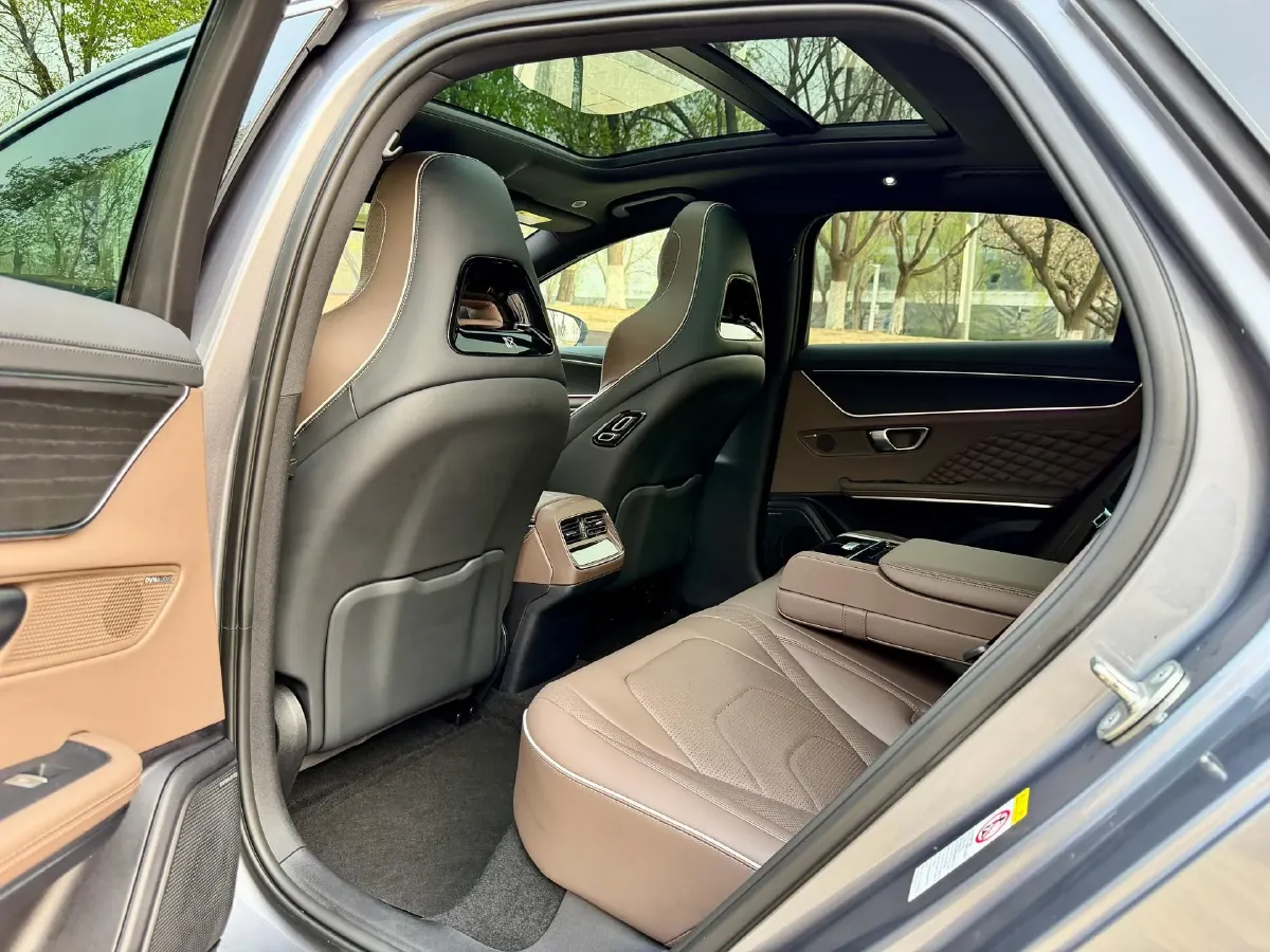 2022 Volkswagen Tiguan L 2.0T 186HP L4 7DCT,autocango,china used car exporter,china ev exporter,chinese used car exporter,chinese used ev exporter