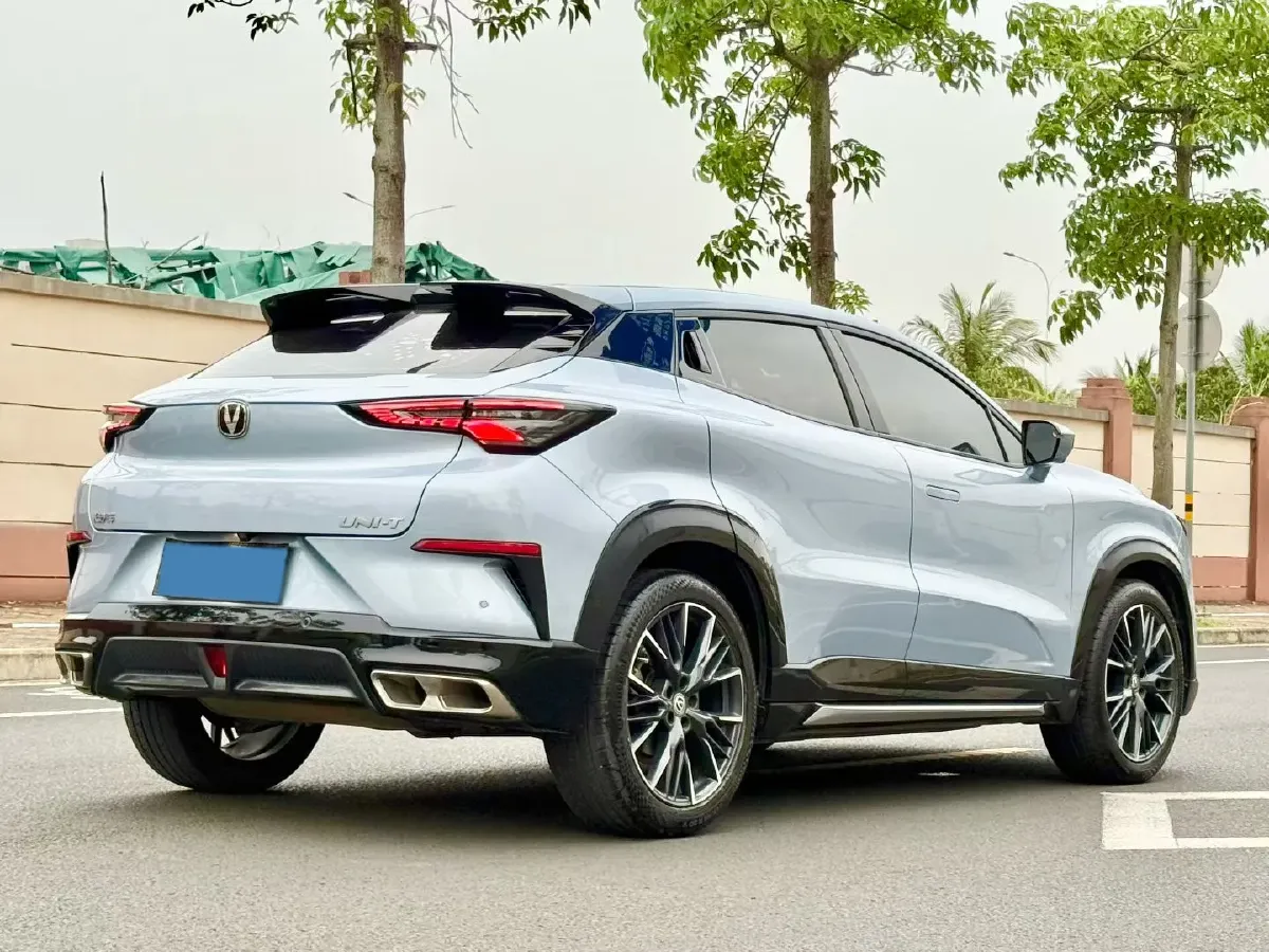 2022 ChangAn UNI-T 1.5T 188HP L4 7DCT,autocango,china used car exporter,china ev exporter,chinese used car exporter,chinese used ev exporter