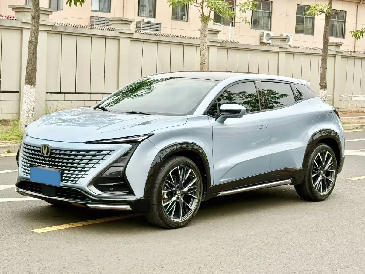 2022 ChangAn UNI-T 1.5T 188HP L4 7DCT,autocango,china used car exporter,china ev exporter,chinese used car exporter,chinese used ev exporter