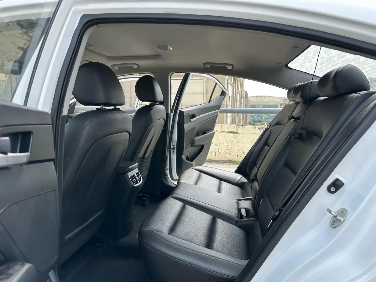 2020 Hyundai Elantra 1.5L 115HP L4 CVT,autocango,china used car exporter,china ev exporter,chinese used car exporter,chinese used ev exporter