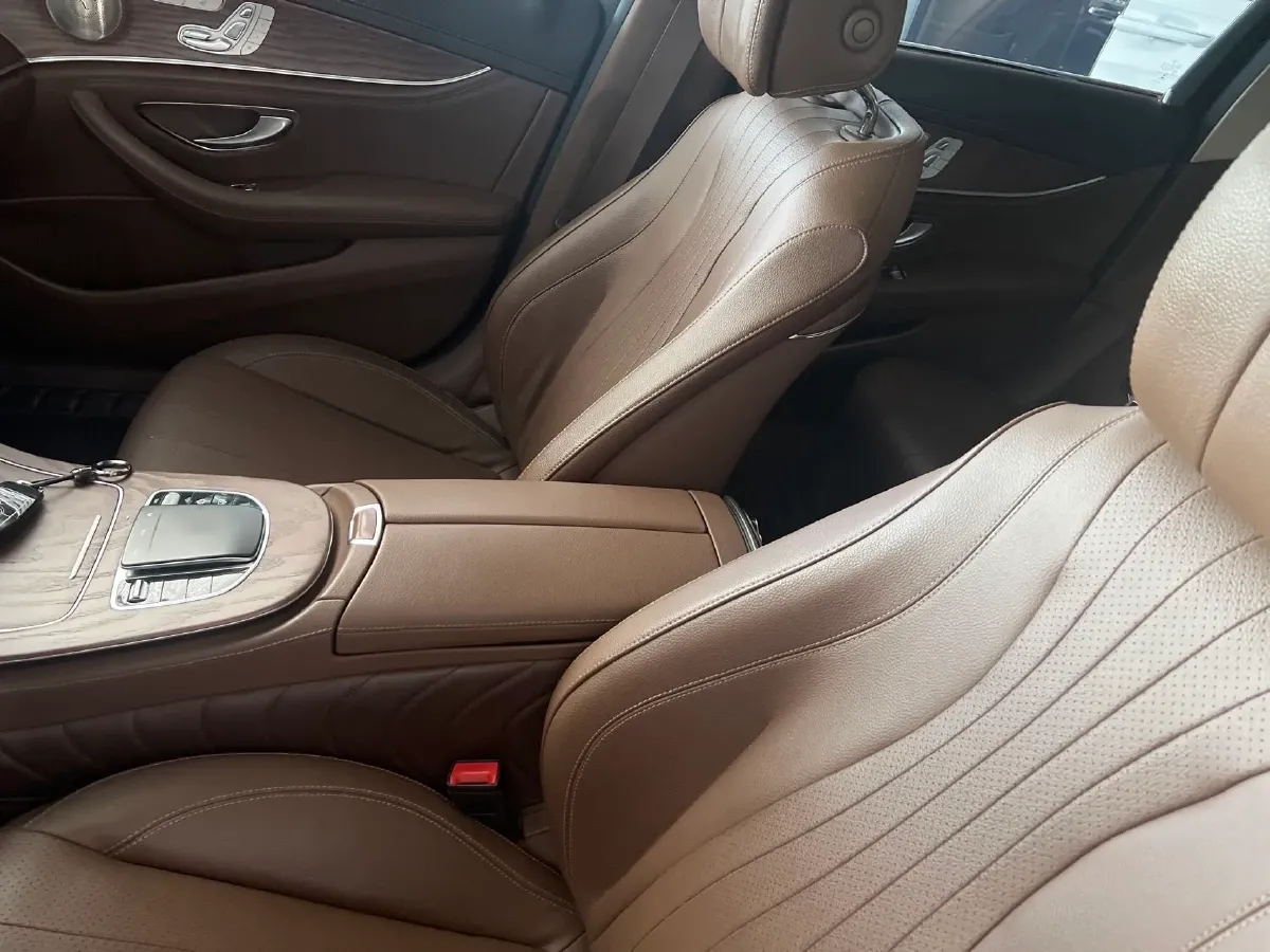 2021 Mercedes-Benz E Class 2.0T 258HP L4 9AT,autocango,china used car exporter,china ev exporter,chinese used car exporter,chinese used ev exporter