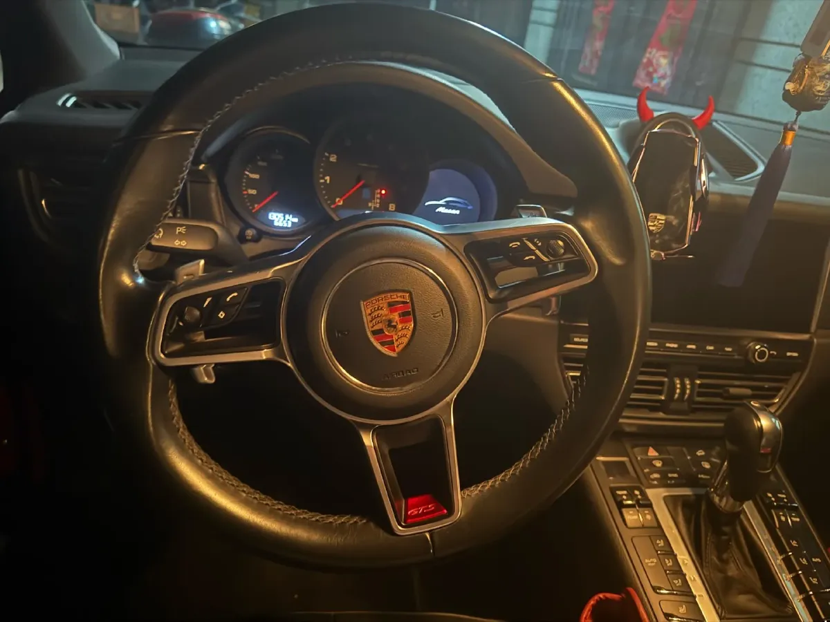 2018 Porsche Macan 2.0T 252HP L4 7DCT,autocango,china used car exporter,china ev exporter,chinese used car exporter,chinese used ev exporter