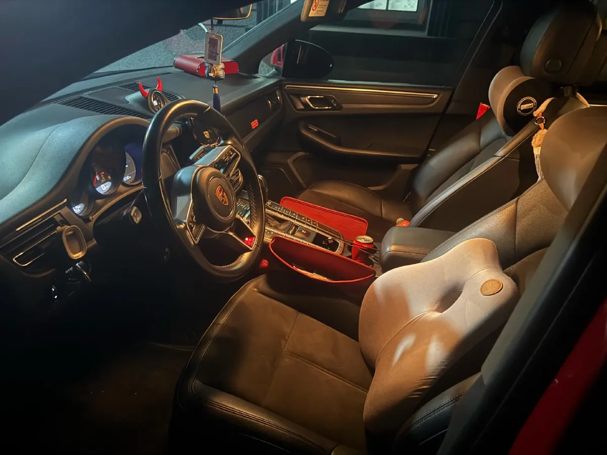 2018 Porsche Macan 2.0T 252HP L4 7DCT,autocango,china used car exporter,china ev exporter,chinese used car exporter,chinese used ev exporter