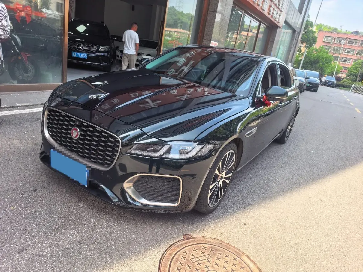 2022 Jaguar XFL 2.0T 250HP L4 8AT,autocango,china used car exporter,china ev exporter,chinese used car exporter,chinese used ev exporter