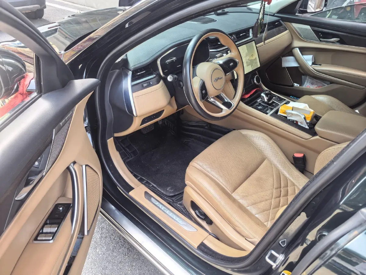 2022 Jaguar XFL 2.0T 250HP L4 8AT,autocango,china used car exporter,china ev exporter,chinese used car exporter,chinese used ev exporter