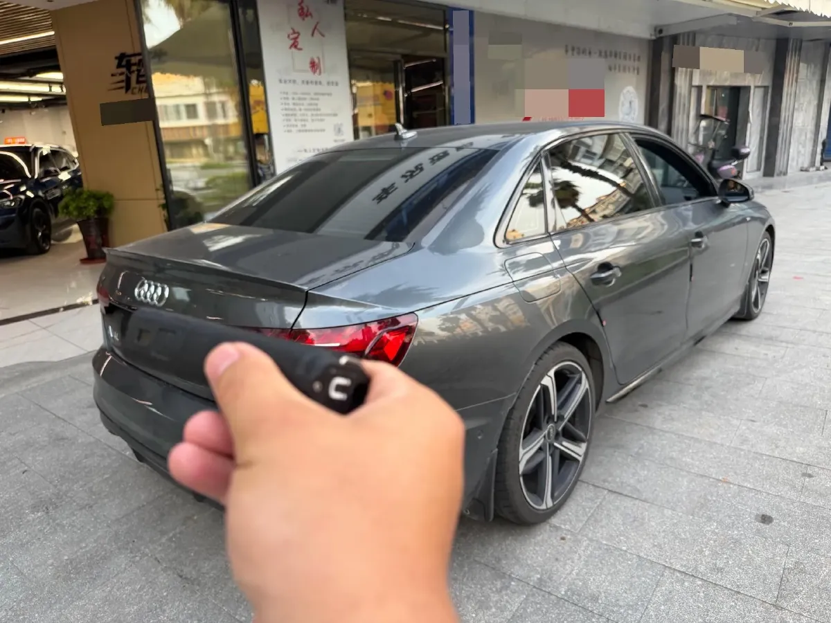 2022 Audi A4L 2.0T 252HP L4 7DCT,autocango,china used car exporter,china ev exporter,chinese used car exporter,chinese used ev exporter